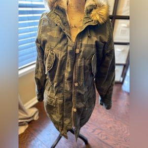 Abercrombie & Fitch Camouflage hooded coat-Size-Large